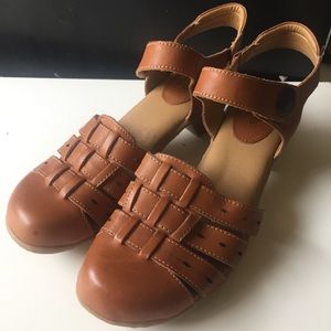 Softspots Shelly Ankle Strap Sandals